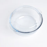 قالب دائري صغير بغطاء زجاج